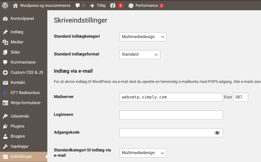 Under Indstillnger / skrivning kan du vælge en standardkategori, som dine indlæg altid udkommer i. Vælg noget pænere end "Uncategorized".